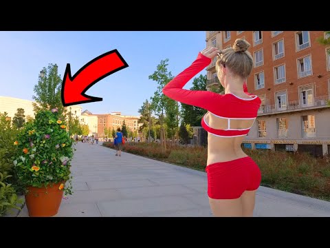Bushman Prank: Scaring People in Sky Fountain (Madrid)