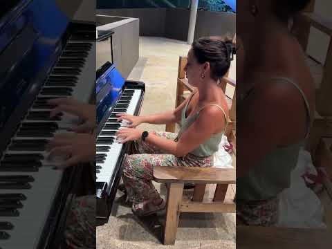 Boogie-woogie in Singapore public piano. #piano #boogiewoogie #boogiewoogiepiano