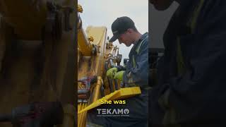Professional Mechanic-ing! #TekamoHD #HeavyMachinery
