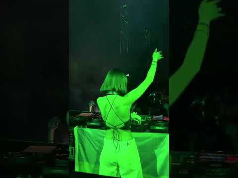 Miss Monique playing "Concorde" in Argentina 🇦🇷