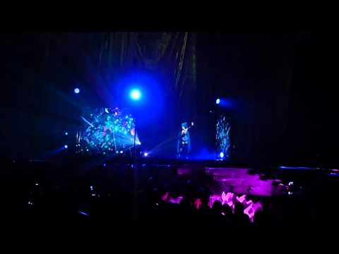 Glass Wall~Hatsune Miku~P1~S1~Lady GaGa Opening Concert~Eng Subs