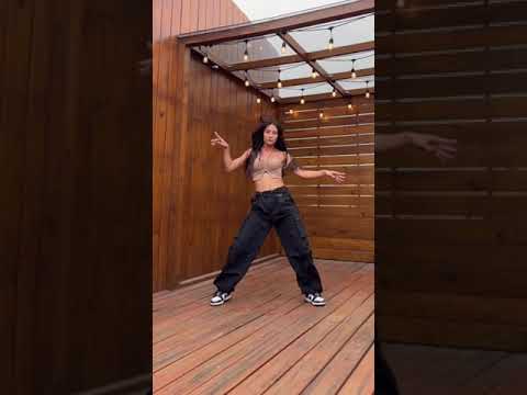 今天是適合看品品跳舞的一天(⁎⁍̴̛ᴗ⁍̴̛⁎)Ariana Grande-bloodine✨#cover #dance #dancecover #dancer
