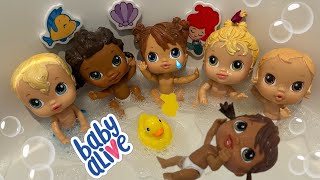 NEW Baby alive crib life dolls swimming in the bath 🛁 Layla has a BIG accident! 😱