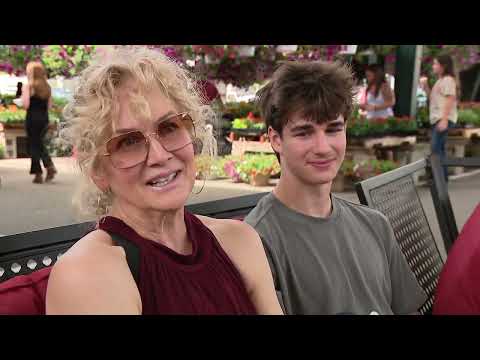 Mother's Day traditions continue in Charleston with meals, gifts and cherished memories
