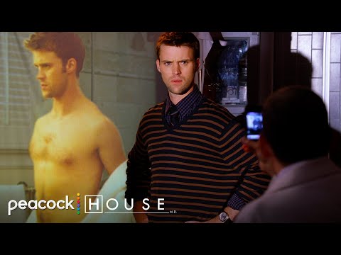 Chase Gets His Nudes Leaked | House M.D.