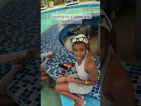 At Radisson poolside I found these two cuties. #gartsy #radissonhotel #ladies #trinidad