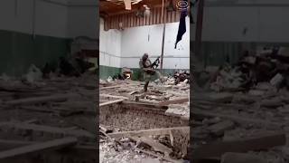 Насценебессменныйгитарист🎸известнойвовсёммире🌏группы\ВсёбудетРоссия