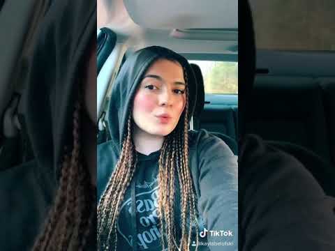 white girl wearing box braids