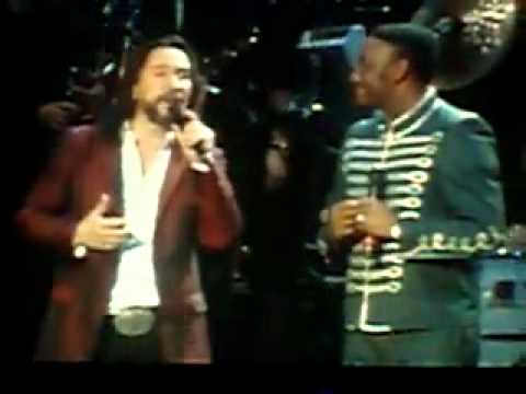 Anthony Santos and Marco Antonio Solis   De Grande a Grande
