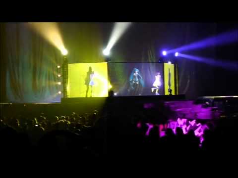 Yellow~Hatsune Miku~P5~S5~Lady GaGa Opening Concert~Eng Subs~HD