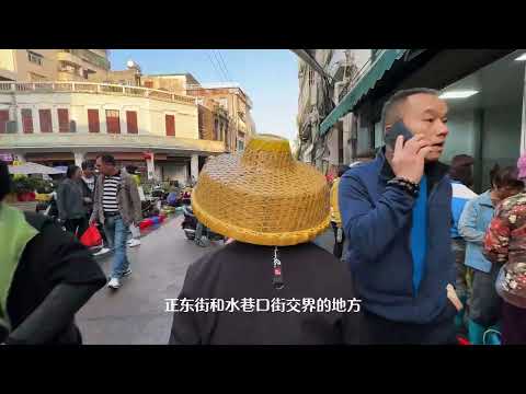 骑楼历史文化区，是海口旅游的必去景点，那里口碑不一，我的攻略是，多走两步，走出游客密集的水巷口街，博爱路，用不了多少时间，海口的城市性格就会大大方方展示在你的面前。最后，借海口骑楼区这份年味和喜庆，