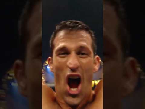 Há 23 anos, Murilo Bustamante finalizava Matt Lindland e defendia o cinturão do UFC! 🗓️