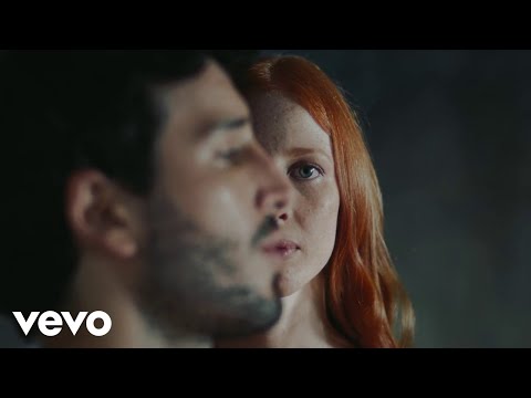 Sebastián Yatra - La Pelirroja (Official Video)
