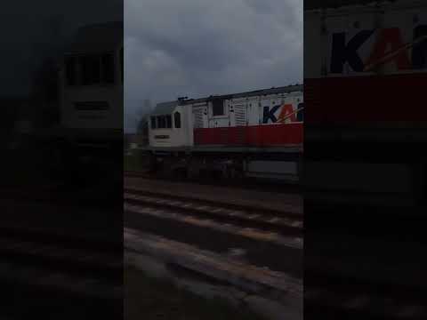 Ada yang pergi,Ada yang ditinggal #KeretaBerangkat #SebuahKeberangkatan #HidupAdalahPerjalanan
