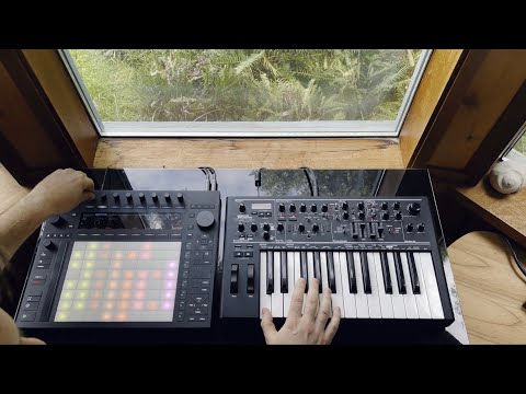 Dark jam with the Ableton Push 3 Standalone and Novation AFX Station