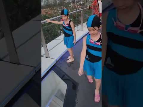 ไปเดิน skywalk ที่ โรงแรม center point Pattaya กัน #skywalk #เดินเล่น#ที่เที่ยว#