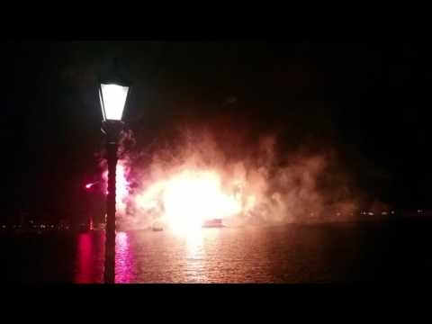 Walt Disney World Orlando- Epcot -IllumiNations fireworks