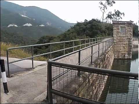 群帶路碑石
