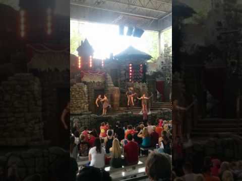 Universal Studios Florida -Beetlejuice Graveyard Review