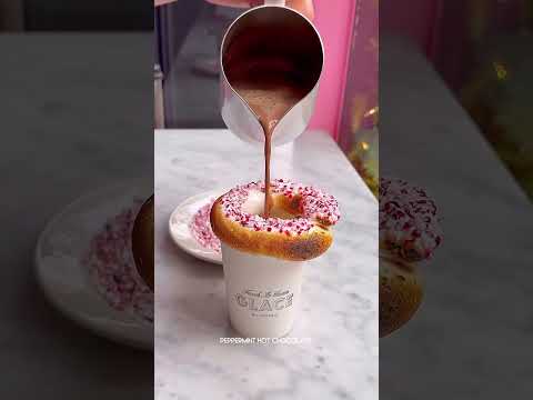 The #hotchocolate of our dreams is from @glacenoglu🤤Credit: @thenaughtyfork #nycfood #nycfoodie