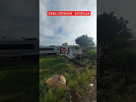 Perlintasan Stoplas Fenomenal