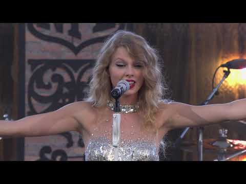 Taylor Swift - You Belong With Me (NFL Opening Kickoff 2010)