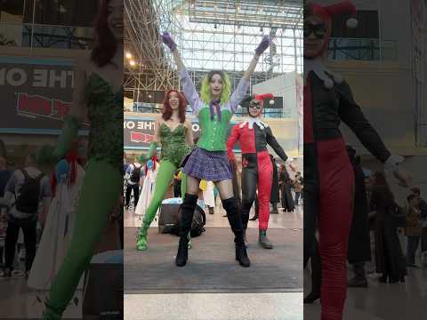 me & my girls 🌿🃏🤡 #nycc #anime #cosplay #dccomics #thejoker #harleyquinn #comiccon