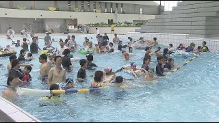 【GW最終日】近場で楽しい時間を　あいにくの雨で「屋内プール」家族連れでにぎわう