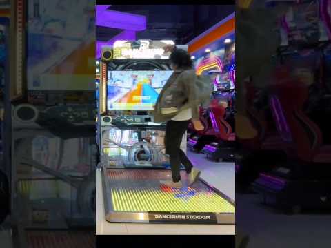 SPINNING as if it's ice-skating on a dance game #dancerush_stardom #Caldwell99 #BlackY #piano