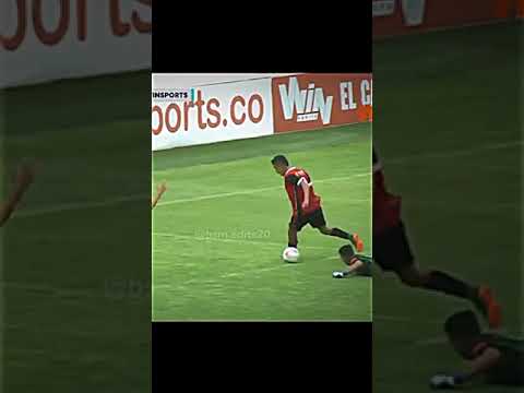 Smart moments in football #footballmoments #soccerskills #shorts