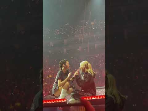 HAHAAHHAHAHA #blackpink #bornpinkworldtour #jennie #rosé