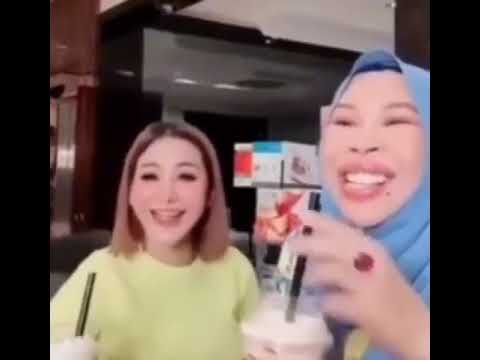 Stan Twitter: 2 girls laughing