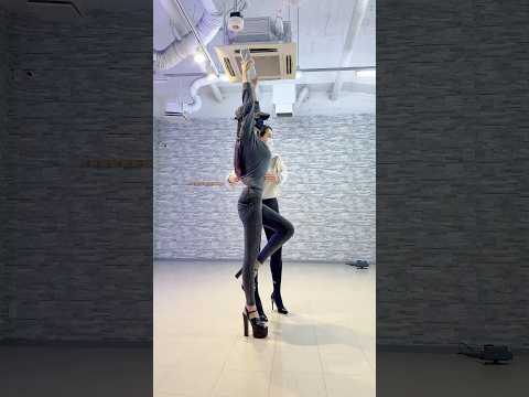 【ゆりにゃ】体幹えぐwww【13cmヒール】