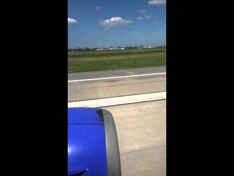 Southwest Airlines Landing at Armstrong - New Orleans International Airport ( KMSY )
