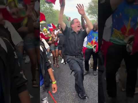 Fun NYPD dance in Carribean carnival #nypd #newyork #policedance #funny