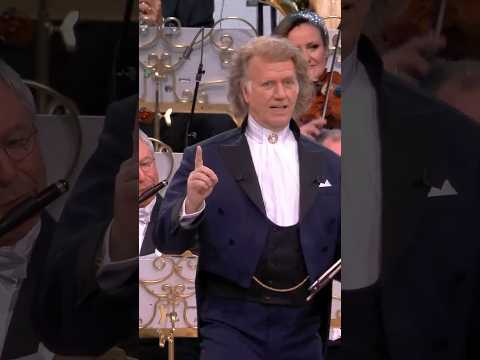 The sleigh ride of your dreams – only in Maastricht! 🛷✨🎄 Tour dates: http://www.andrerieu.com
