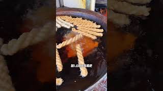 运城街头老窖麻花 10元8个，纯手工不能制，别的地方没见过 #街边小吃 #街头美食 #路边摊 #chinastreetfood #streetfood #chinafood #shorts
