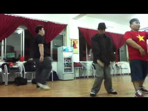 29/7/2013 Messy Poppin Practice.