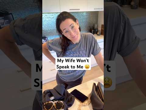 Silent Treatment 😫🤣 #jokeoftheday #marriagejokes #HowToKillAnHourPodcast