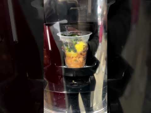 Trying the viral 7-11 fruit smoothies in Japan