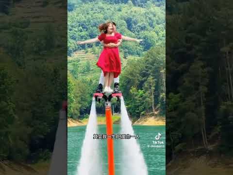 flying gerl #waterwoman #dubaibeach #dubaiwalk4k #viralvideo #letastvideo