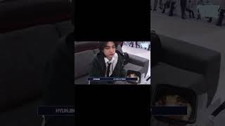 [스트레이키즈/현진] 슬프게 먹지 않으려고 노력하는 족제비