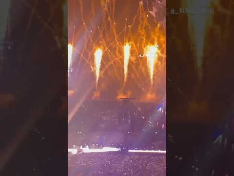 Coldplay concert live - Sky full of stars ✨ #musicofthespheres #Coldplay #concert #lightshow