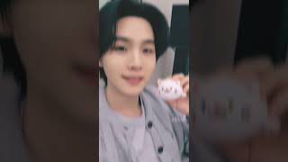 안녕하세요 여러분, 라마단 무바라크의 생일을 축하하길 바라요 우리 설탕 #dynamite#suga #viral #foryou  #subscribe#youtubeshorts