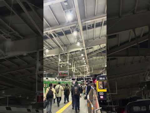 緑の電車蒲田発車シーン
