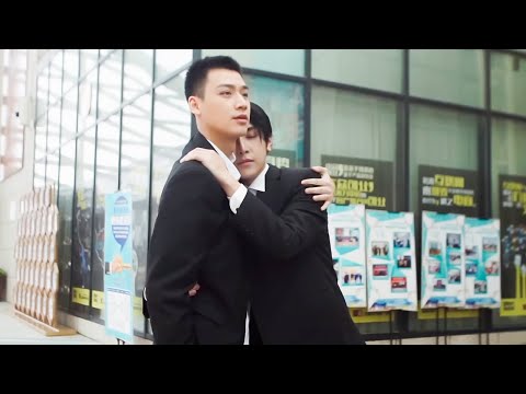【BL】He hugged the boy and announced their relationship to everyone🌈BOYLOVE/LGBT