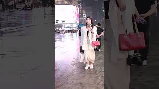 #路人视角#时尚街拍#街头随拍 #时尚街拍