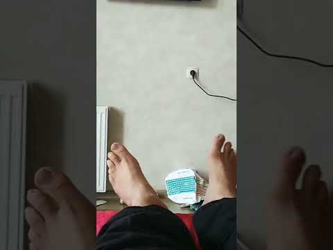 Funny Babies Smell Dad's Foot - @Babylove