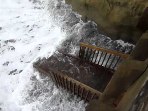 Beach erosion during a big swell: Dec 11-12, 2015