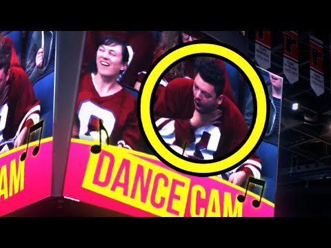 CAUGHT ON JUMBOTRON  // LOL COMEDIHA!